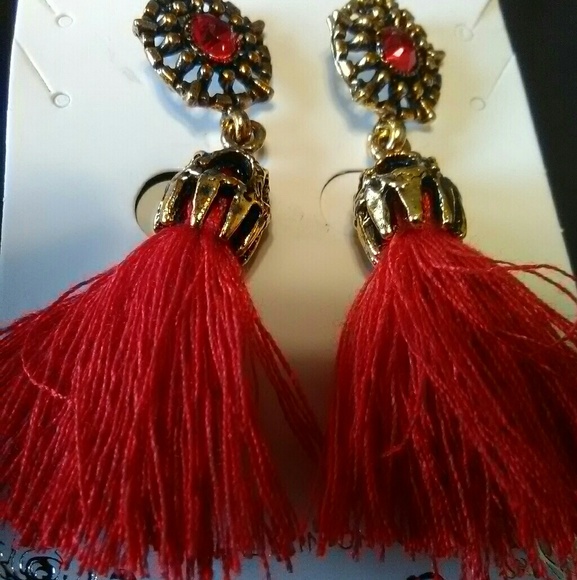 Hot Ladies Elegant Tassel Red Black Earring Set - Picture 4 of 7